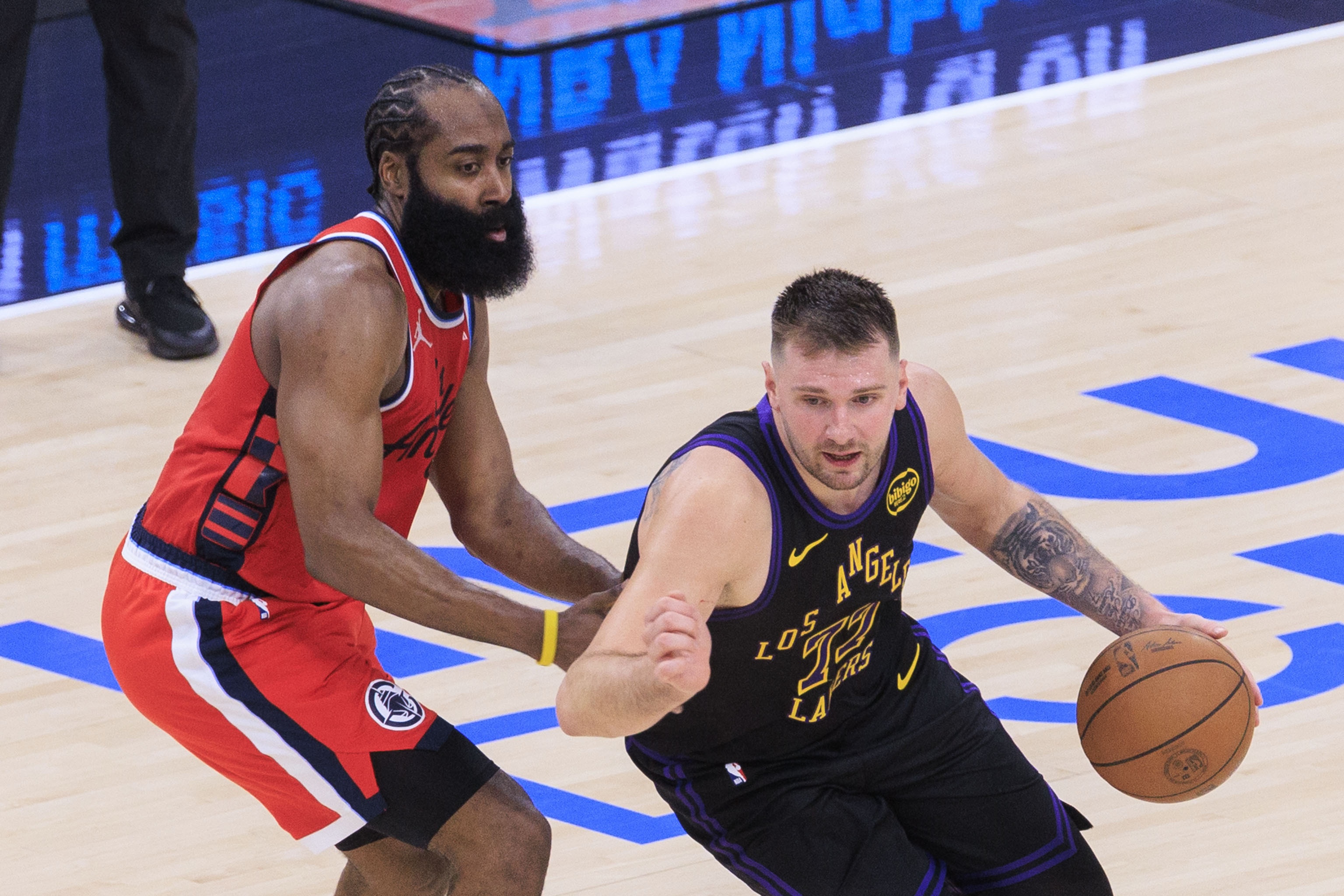 星空体育赛事机构-每次单打得分：东契奇1.17分第1 SGA2 骑士哈登1.15分第3 快船登8